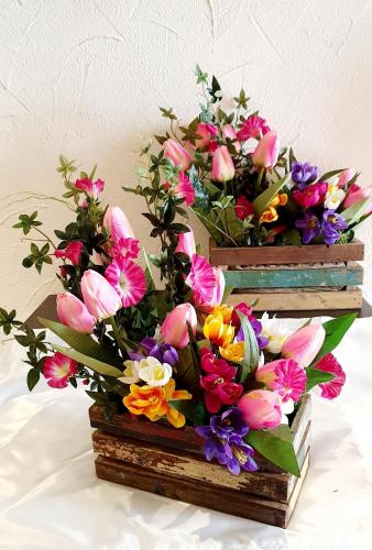 Composition Jardinière bois Printemps
